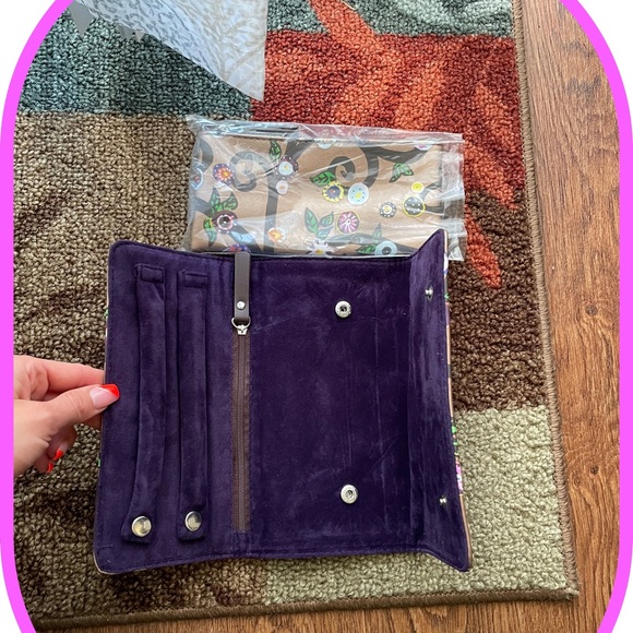 St. Jude childrens Logo Cosmetic Bag. - Picture 2 of 3